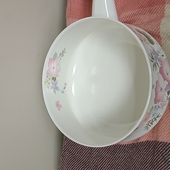 Vintage Kobe Scandinavian Style Floral Pink Enamel Pot with Handle Cookware - Picture 5 of 6